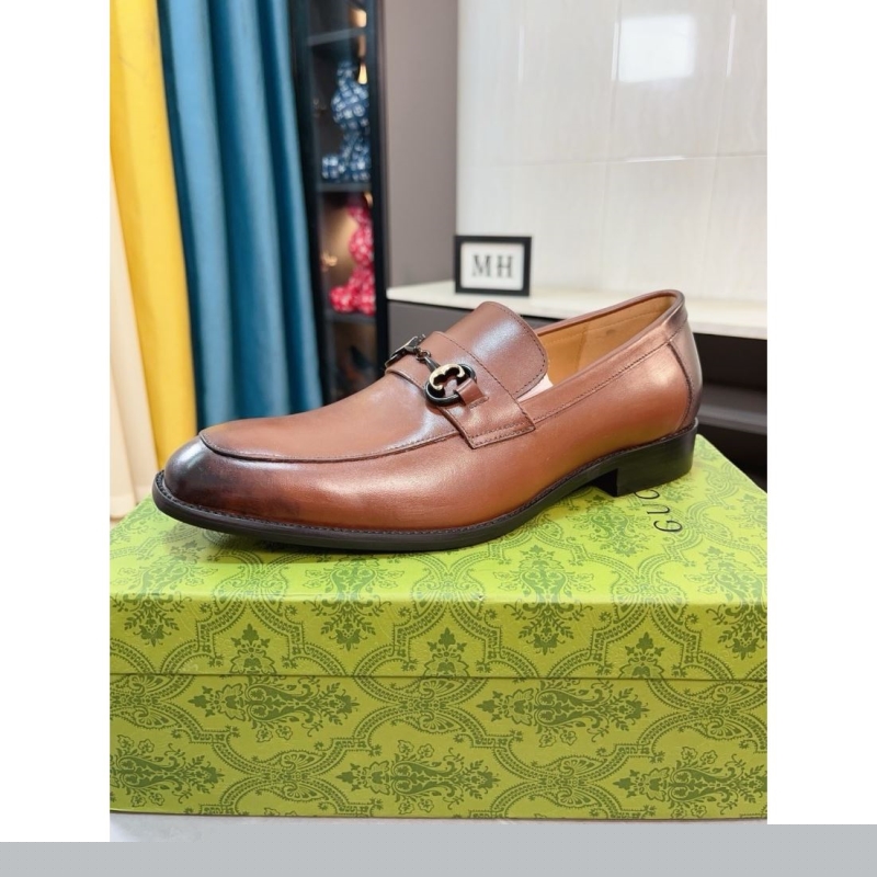 G*u*i leather shoes